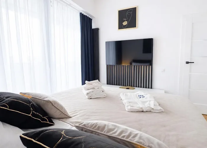 Hanza Tower 421 Apartment *